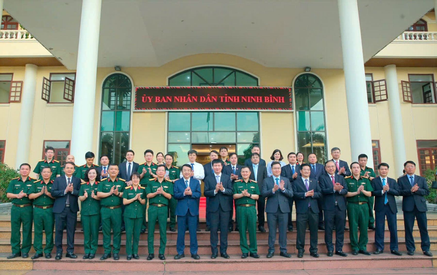 UBND tỉnh Ninh Bình và Tập đoàn Công nghiệp - Viễn thông Quân đội  ký kết thỏa thuận hợp tác về chuyển đổi số giai đoạn 2026-2030