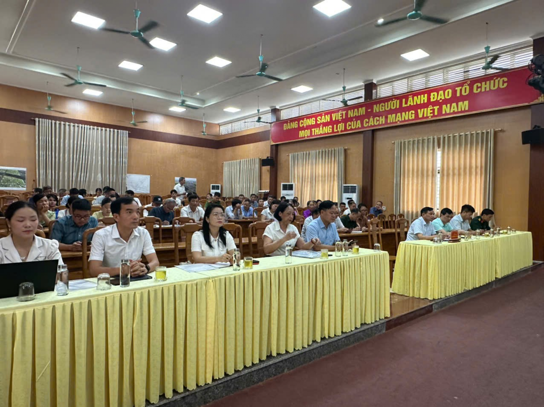 Phường Liêm Tuyền tập huấn khai thác nền tảng “Bình dân học vụ số” và ứng dụng trí tuệ nhân tạo trong hoạt động ở cơ sở