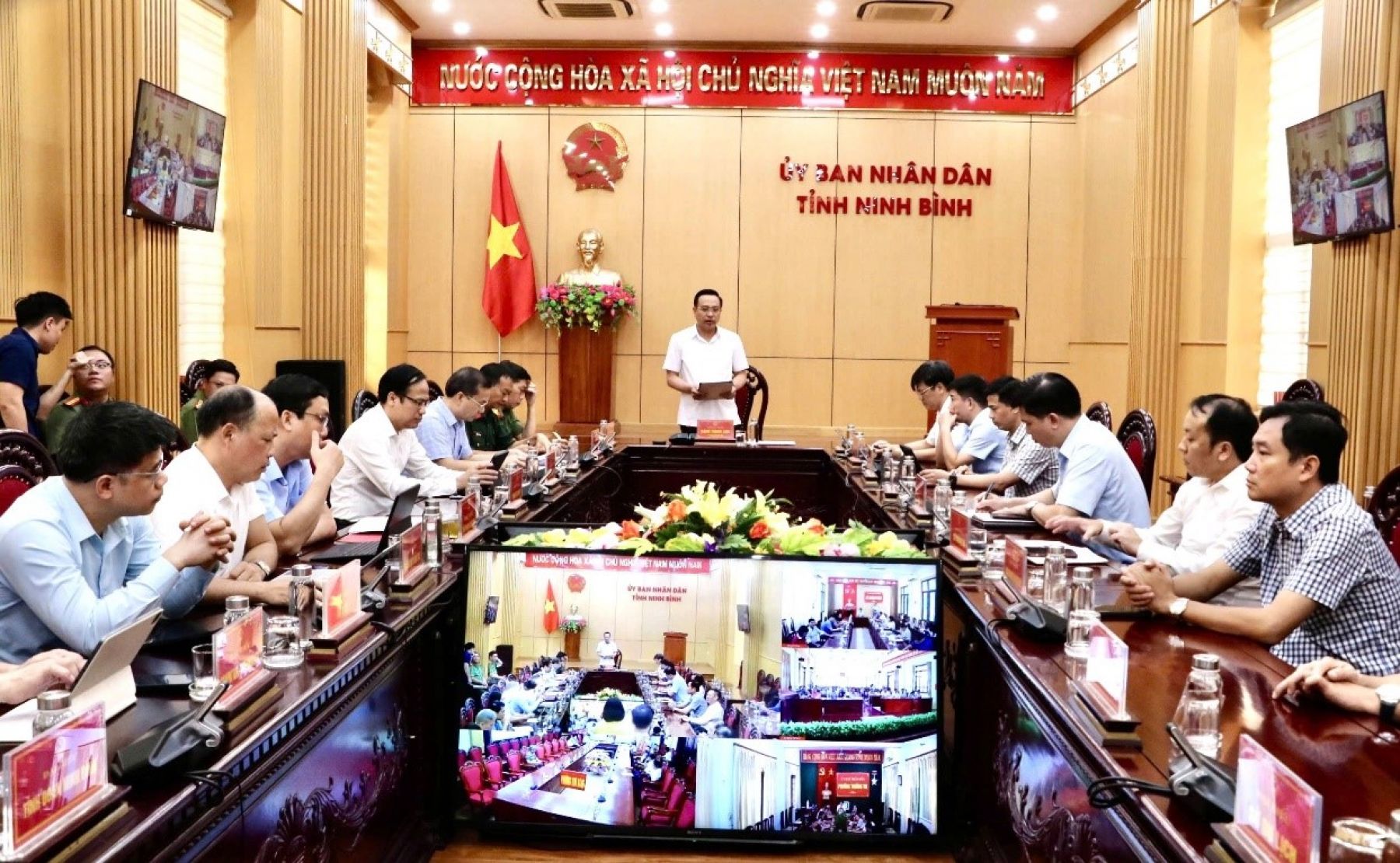 Ninh Bình triển khai mô hình chuyển đổi số cấp xã, triển khai thử nghiệm trung tâm điều hành thông minh và ứng dụng công dân số tỉnh Ninh Bình